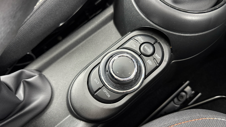 MINI Hatchback 1.5 Cooper Classic 5dr Auto Petrol Hatchback